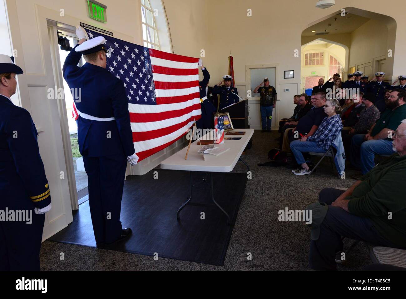 American military funerals hi-res stock photography and images - Alamy