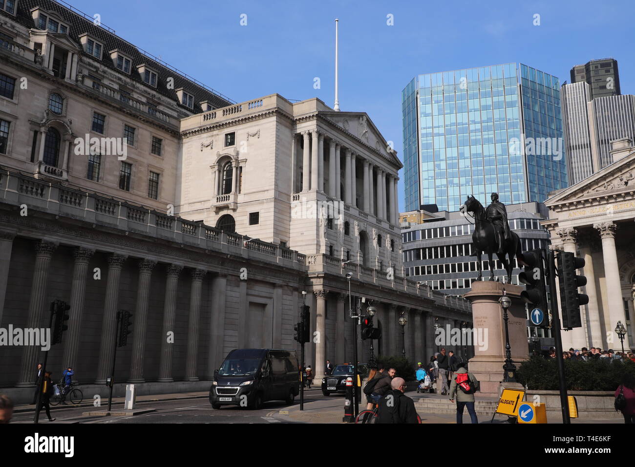 Bank of england stock hi-res stock photography and images - Alamy