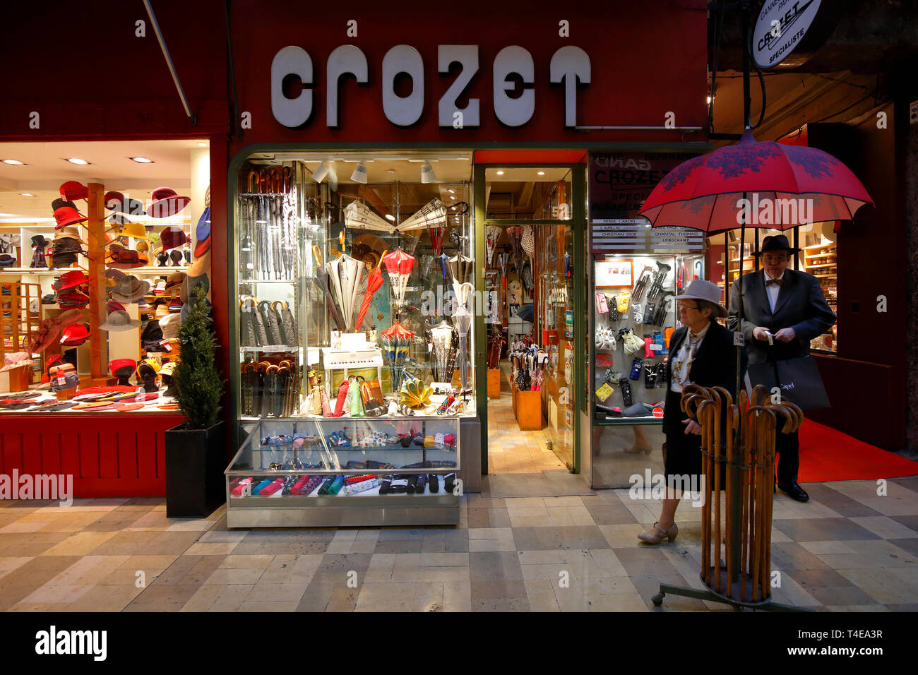 Parapluies Crozet, 50 Passage de l'Argue, Lyon, France. an umbrella shop in  the Passage de L'argue covered shopping arcade Stock Photo - Alamy