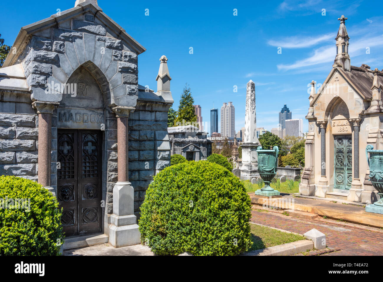 Historic Oakland Cemetery and downtown Atlanta city skyline in Atlanta, Georgia. (USA) Stock Photo