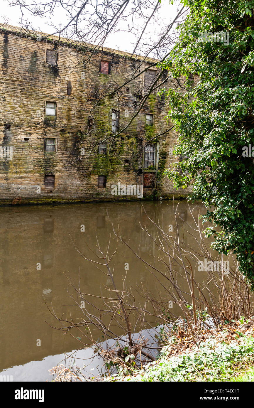 Mill canal hi-res stock photography and images - Alamy