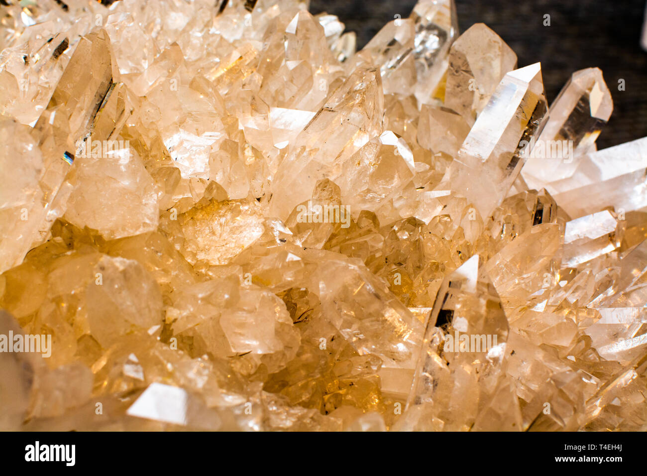 https://c8.alamy.com/comp/T4EH4J/huge-crystal-of-colorless-gemstone-quarts-geology-mineral-background-close-up-T4EH4J.jpg