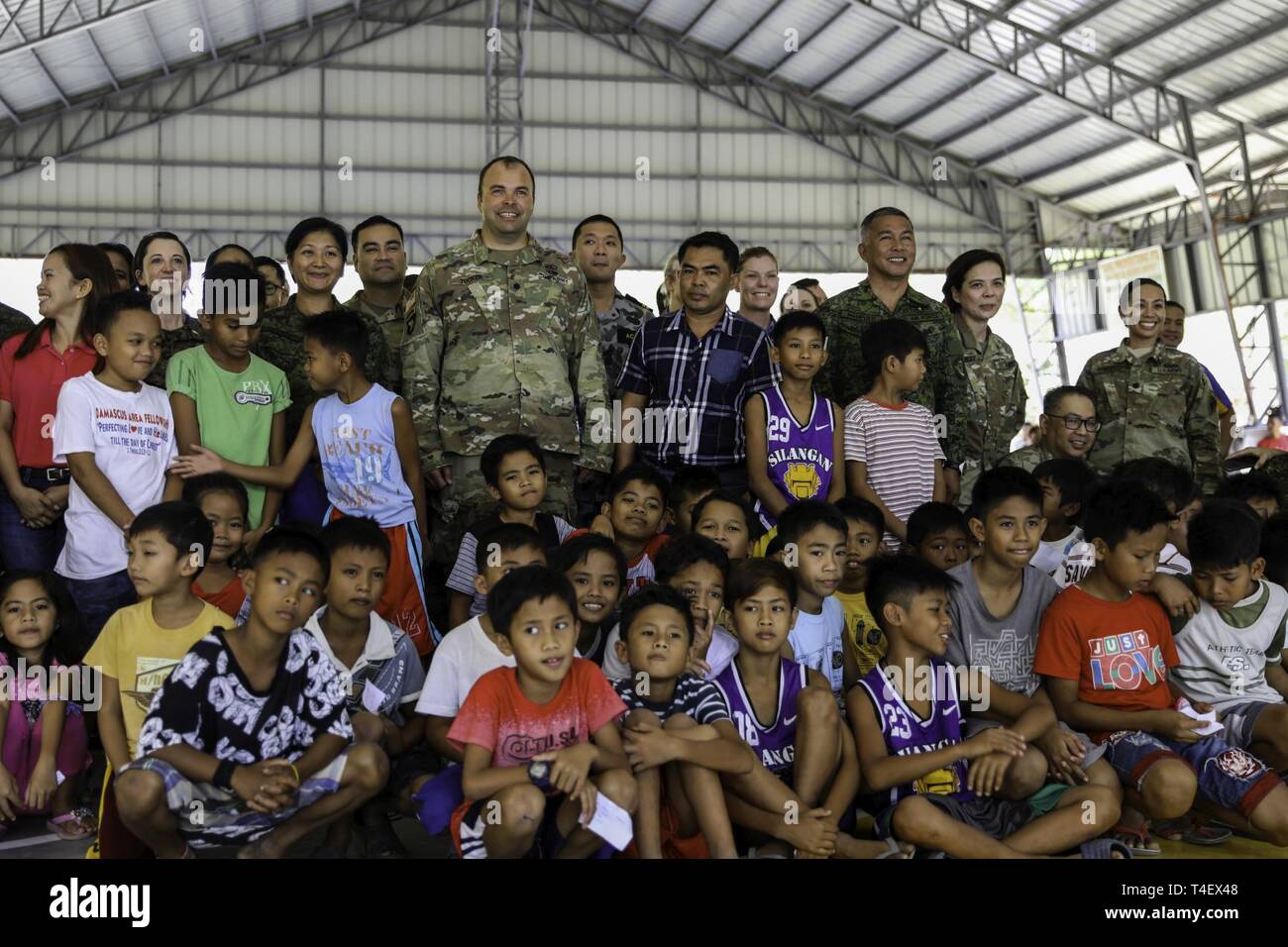 Members of the U.S. military, the Armed Forces of the Philippines (AFP ...
