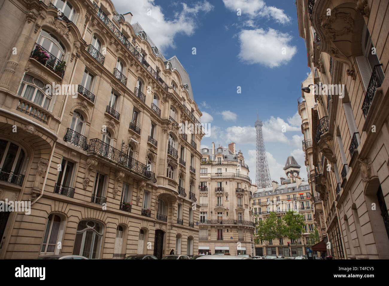 Housing in Paris near Eiffel Tower Stock Photo Alamy