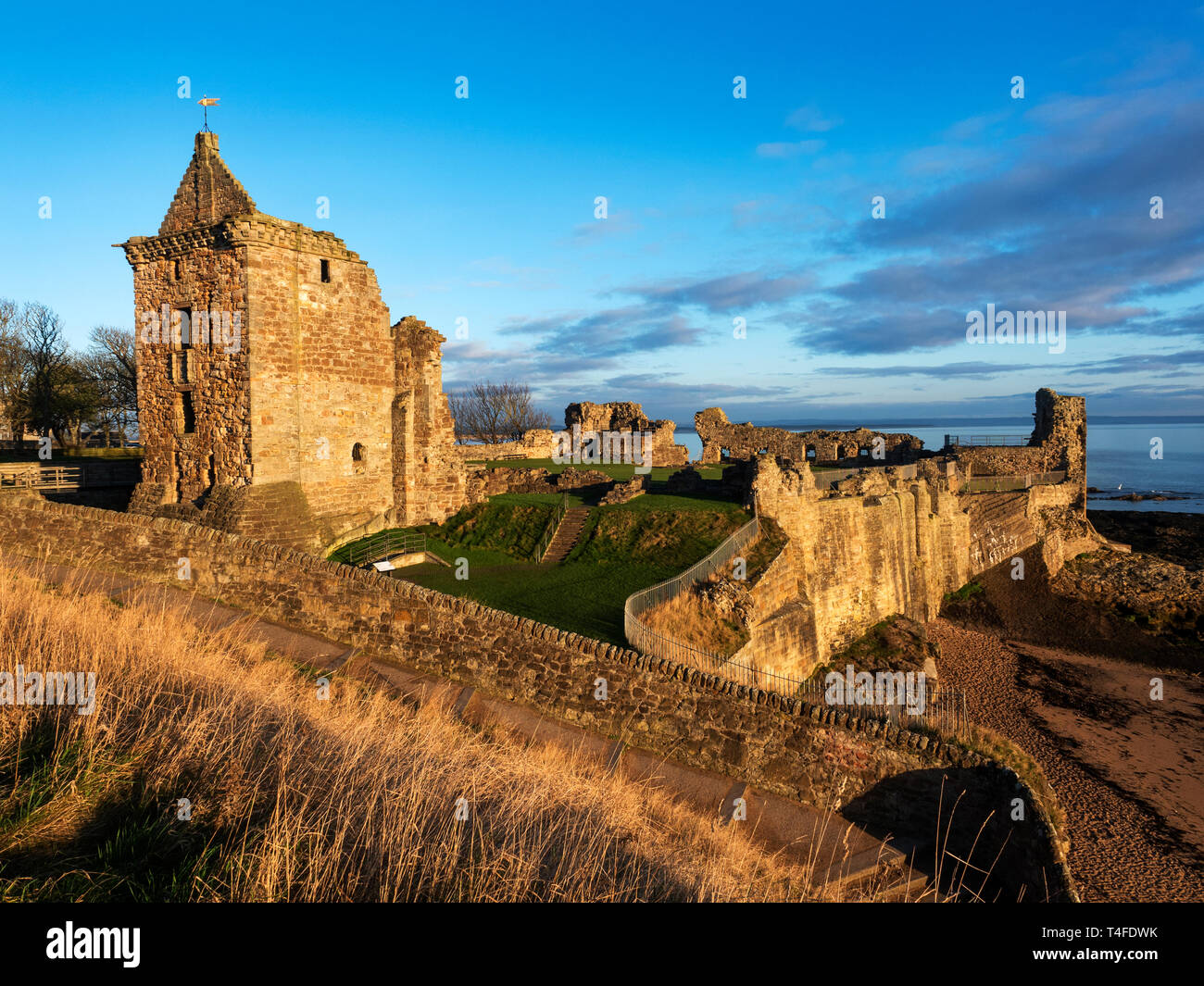 Historic environment scotland castle st andrews hires stock photography and images Alamy