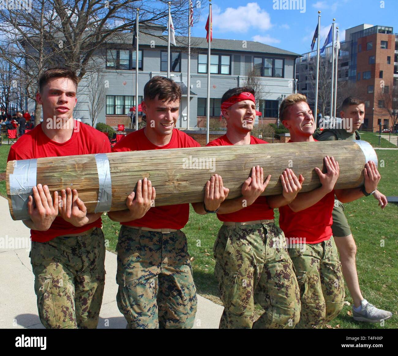 Columbus Ohio The Ohio State University Osu Naval Reserve Officers Training Corps Nrotc Midshipmen Participate In An Endurance Race On Ohio State S Campus More Than 300 Nrotc Student Competitors And Staff