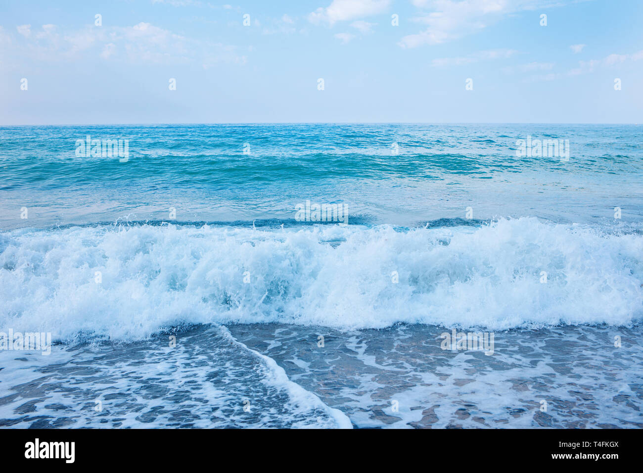 Waves ocean sea beach hires stock photography and images Alamy
