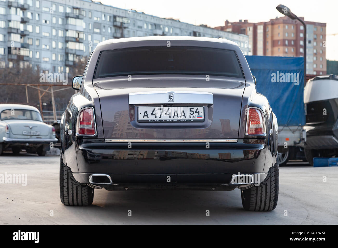 Novosibirsk, Russia - 04.11.2019: Rear view of new a very expensive luxury Rolls  Royce Phantom car, a long black limousine, model outdoors, prepared f Stock  Photo - Alamy