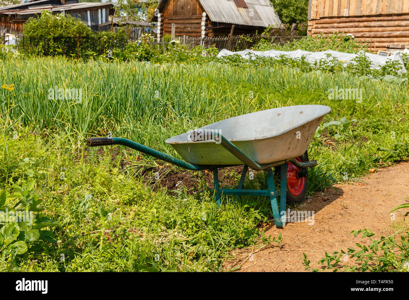 Cargo dolly hires stock photography and images Alamy