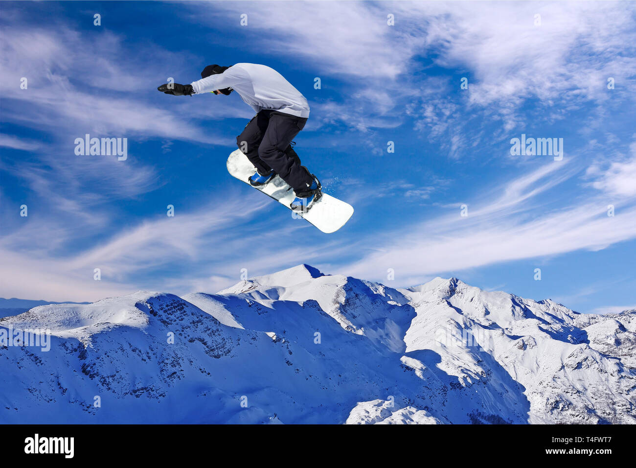 Snowboard jump hires stock photography and images Alamy
