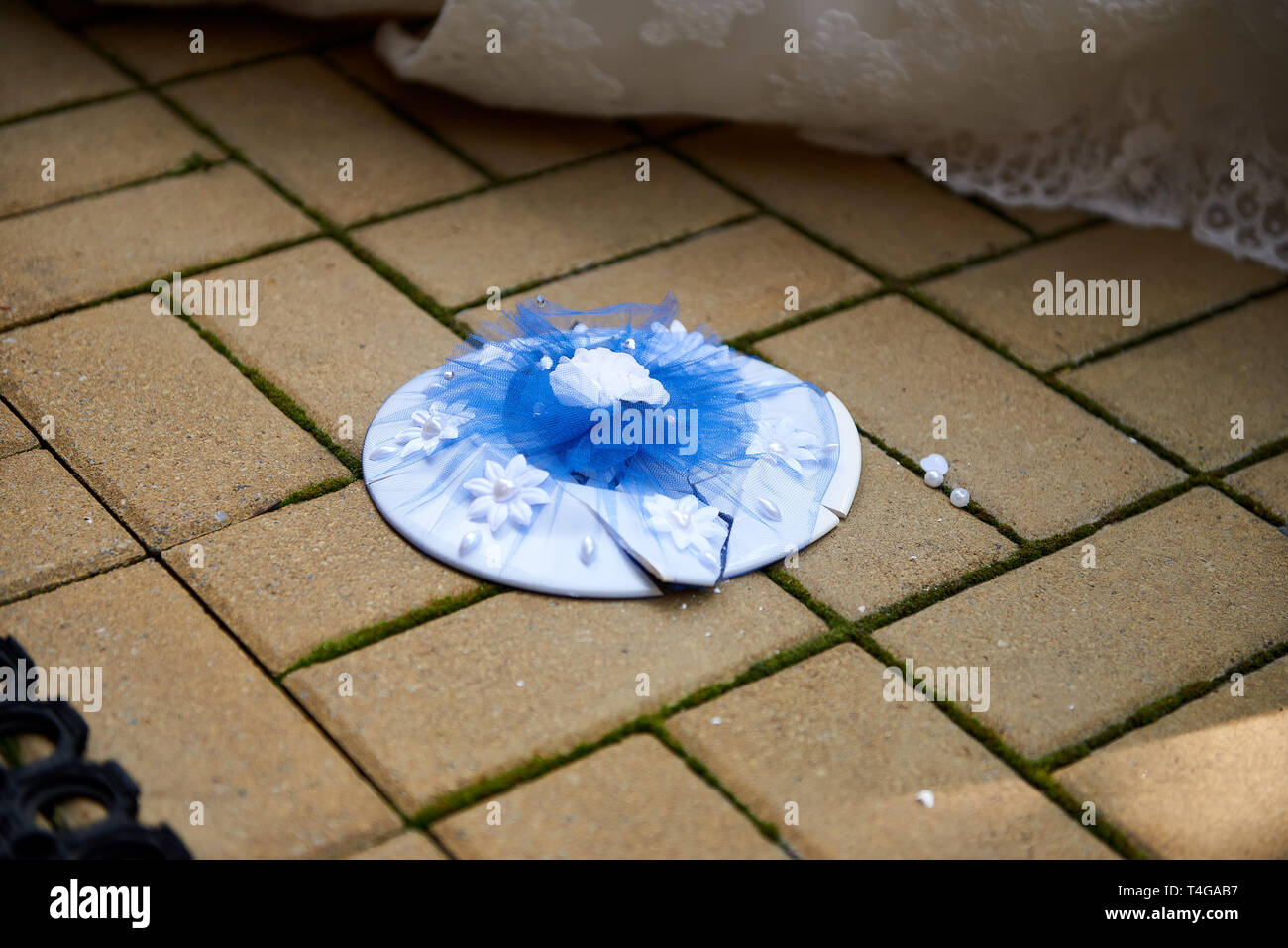 Smashing plates hires stock photography and images Alamy