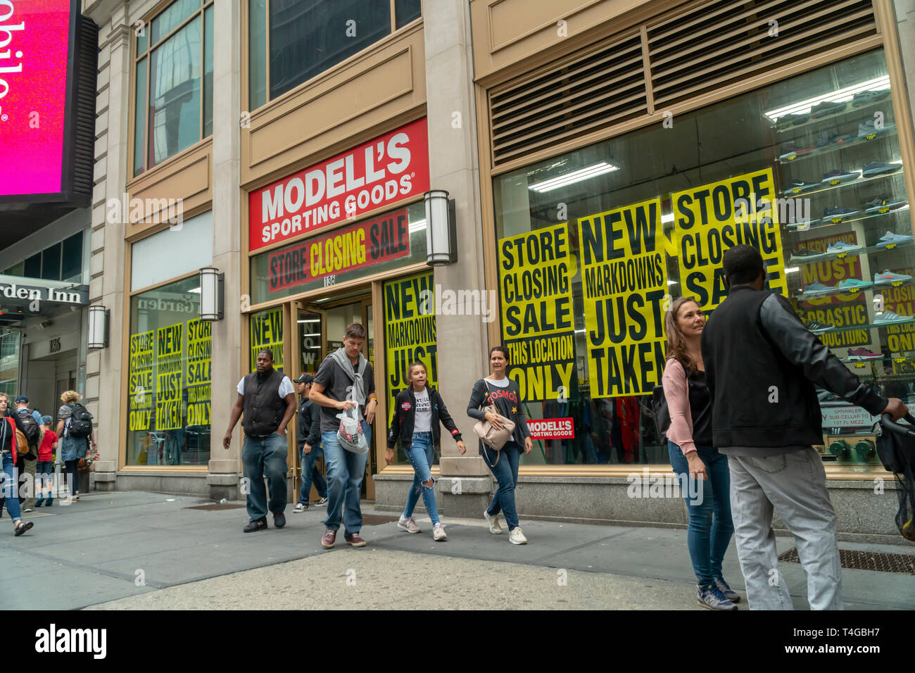 Modells hi-res stock photography and 