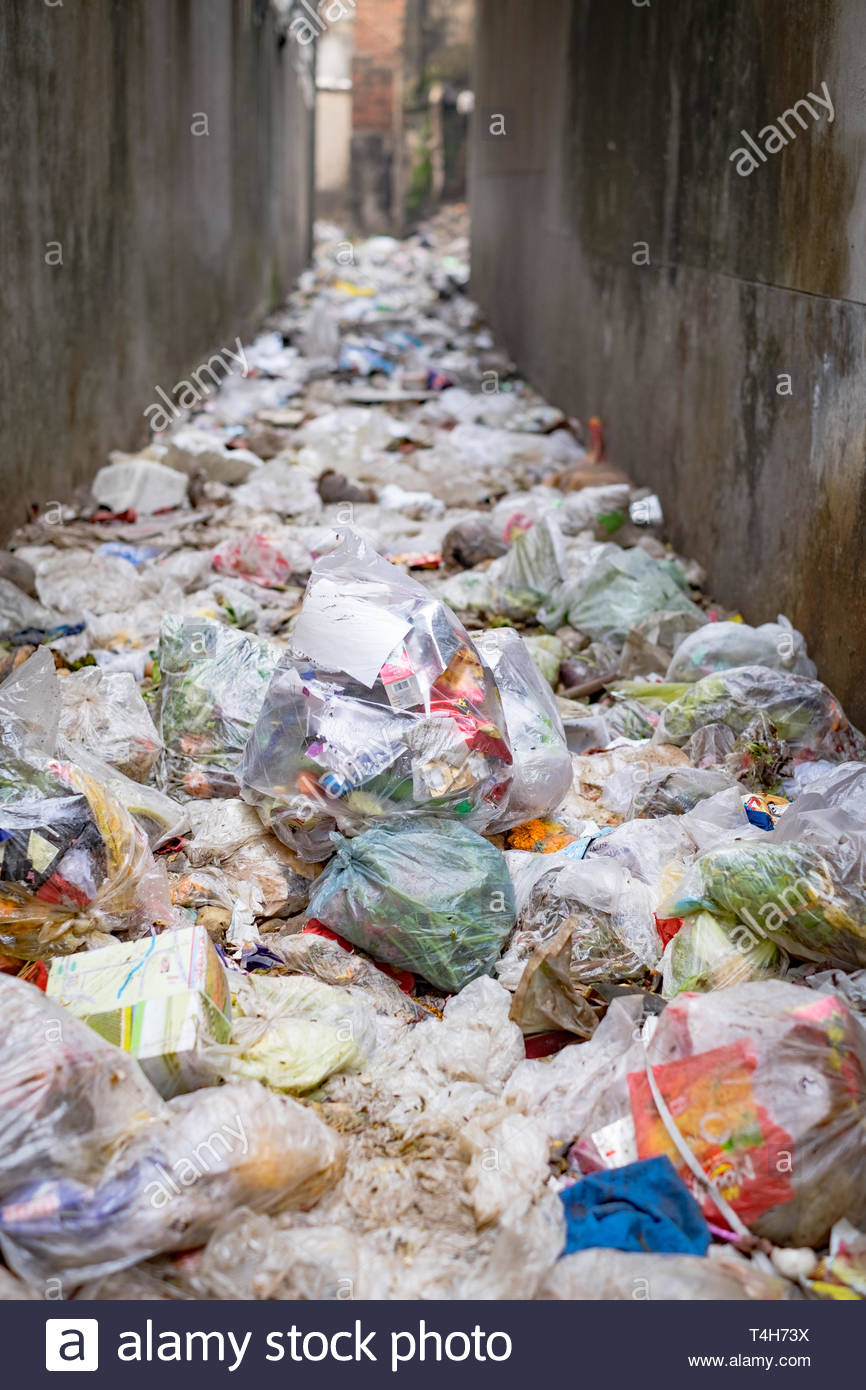 Garbage Alley Trash Stock Photos & Garbage Alley Trash Stock Images Alamy