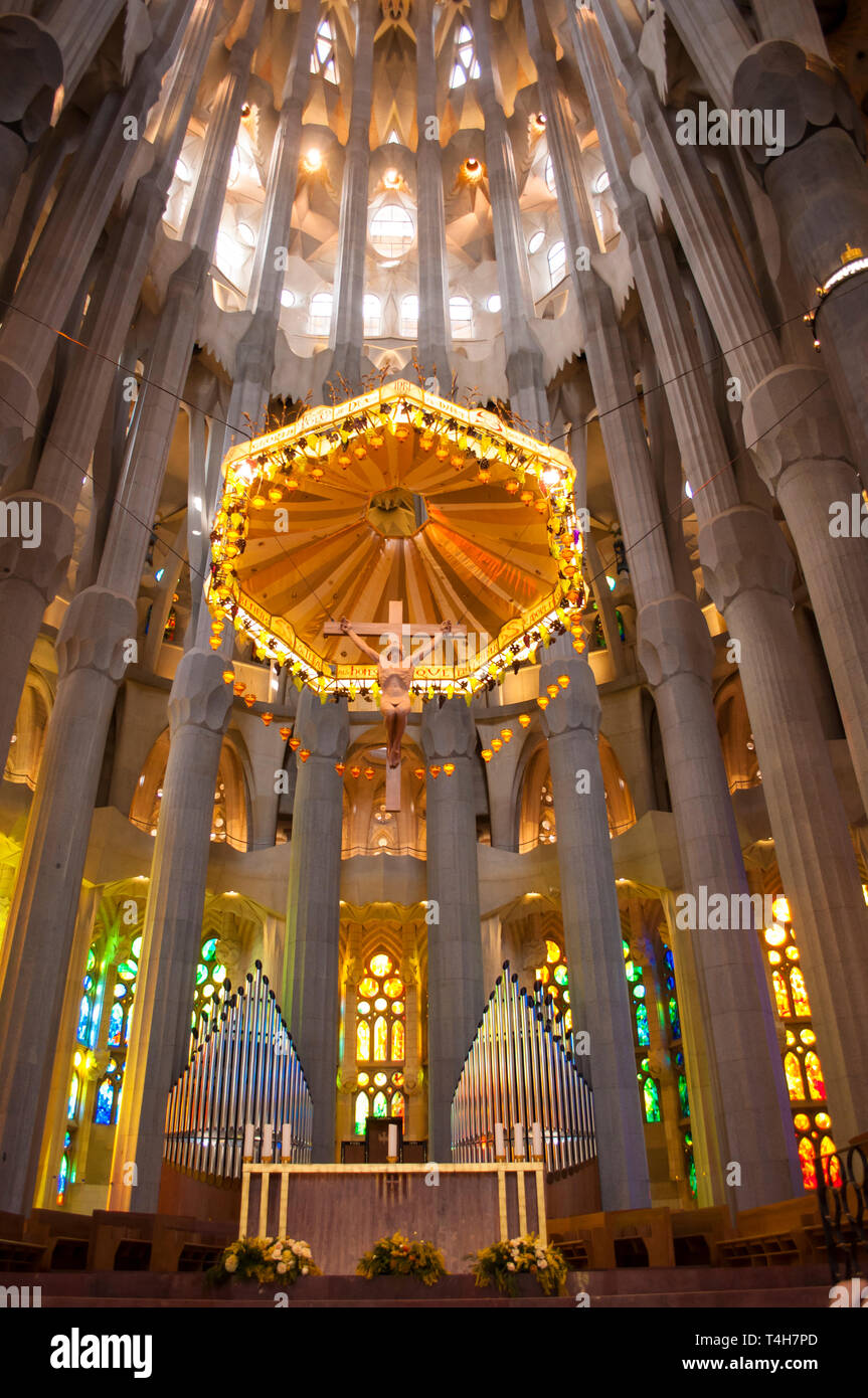 Altar and organ inside the expiatory temple of the Sagrada Familia, designed by the architect Antoni Gaudi, Barcelona, Catalonia, Spain Stock Photo