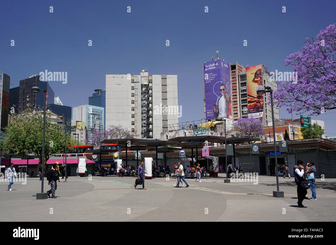 Bus stop plaza de hi-res stock photography and images - Alamy