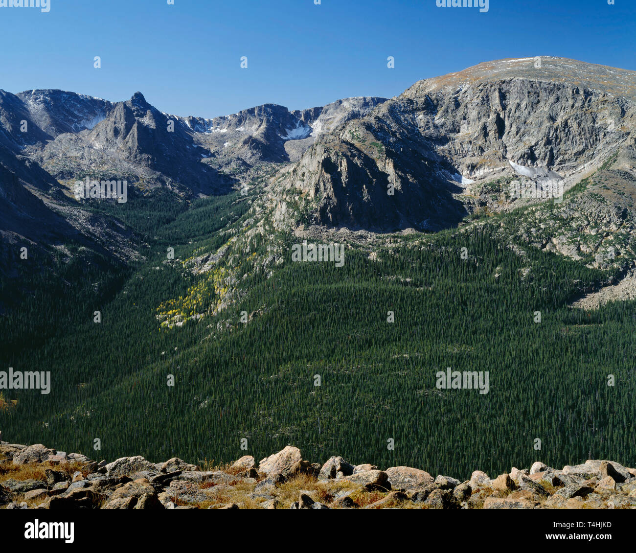 USA, Colorado, Rocky Mountain National Park, View south from Forest Canyon Overlook reveals Hayden Spire (left) and Terra Tomah Mountain (right). Stock Photo