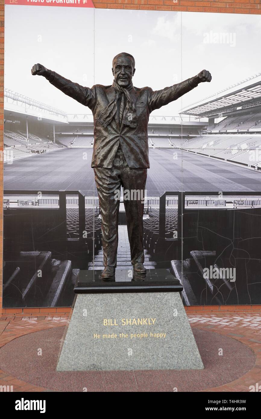 Statue Of Bill Shankly Outside Anfield Stock Photo Alamy