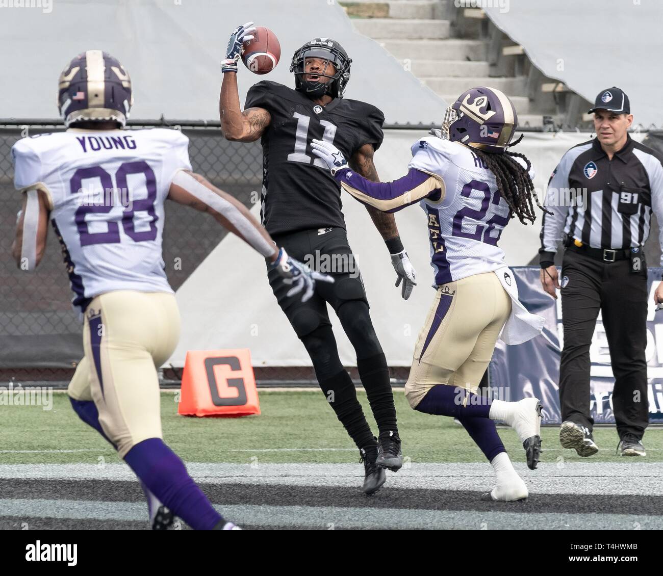 Birmingham, Alabama, USA. 31st Mar, 2019. The Birmingham Iron and the Atlanta Legends faced off in what was ultimately the last game for the two teams as the league dissolved just two days later. The Iron's home field is Legion Field, where the University of Alabama at Birmingham (UAB) plays. WR QUINTON PATTON (11) makes one-handed touchdown catch. Credit: Jeremy Raines/ZUMA Wire/Alamy Live News Stock Photo