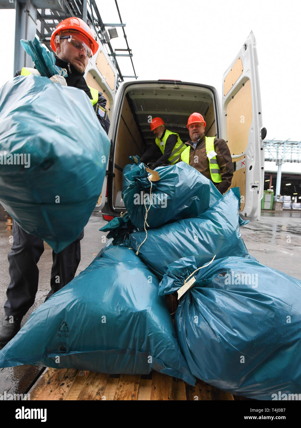 https://c8.alamy.com/comp/T4J0B7/04-april-2019-hessen-biebesheim-am-rhein-blue-refuse-sacks-containing-seized-drugs-are-parked-on-a-pallet-on-the-premises-of-the-indaver-gmbh-hazardous-waste-incineration-plant-once-a-year-the-public-prosecutors-office-in-wiesbaden-has-drugs-such-as-marijuana-cocaine-heroin-amphetamine-from-the-evidence-room-which-have-been-seized-in-the-past-twelve-months-in-the-course-of-criminal-proceedings-destroyed-here-at-the-experts-in-biebesheim-everything-under-the-investigators-supervision-is-burned-in-a-rotary-kiln-at-temperatures-of-1200-degrees-photo-arne-dedertdpa-T4J0B7.jpg
