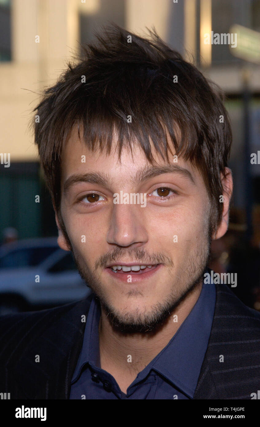 LOS ANGELES, CA. June 09, 2004: Actor DIEGO LUNA at the Los Angeles  premiere of his new movie The Terminal Stock Photo - Alamy, image size:847x1390