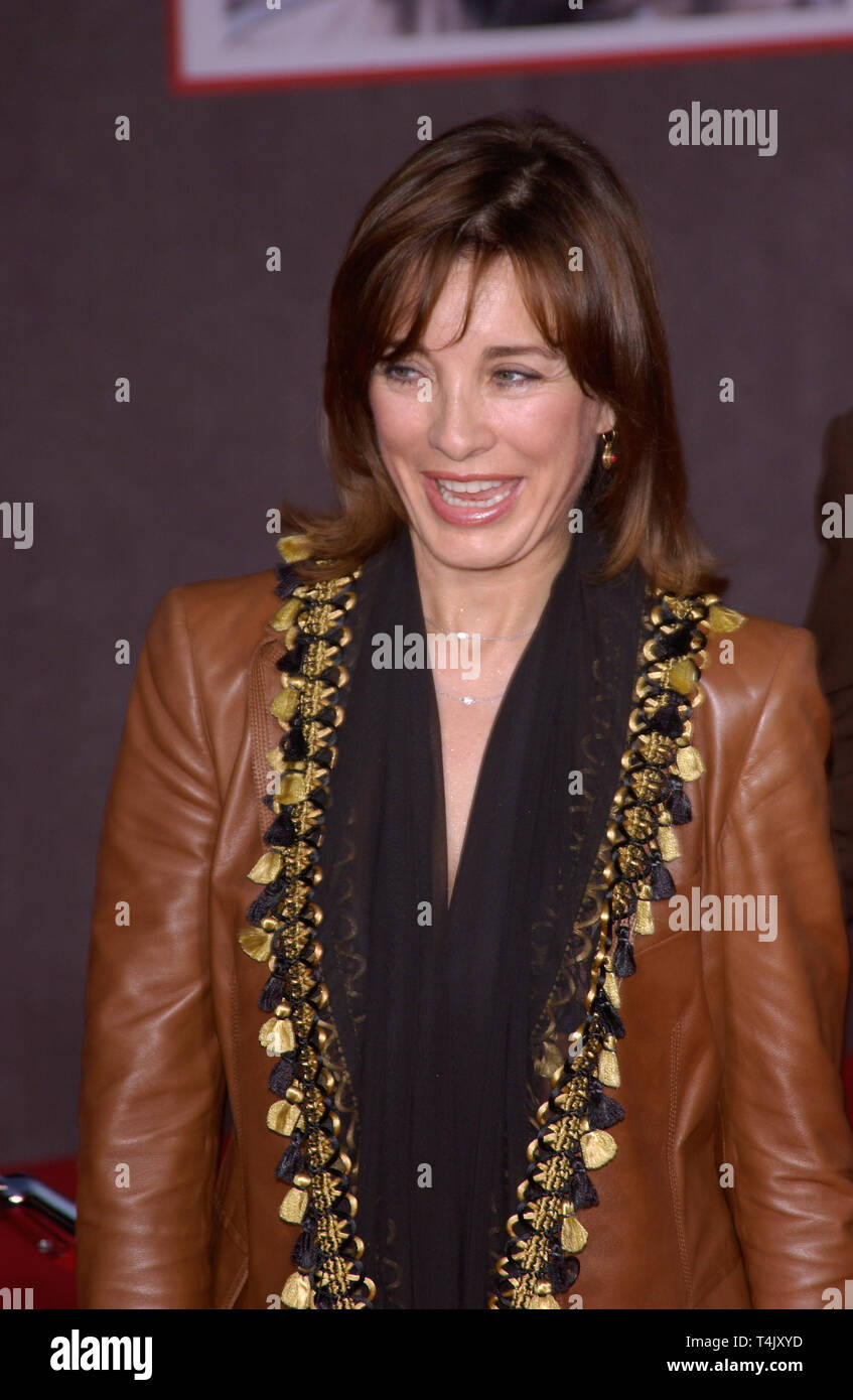 Anne archer actress hi-res stock photography and images - Alamy