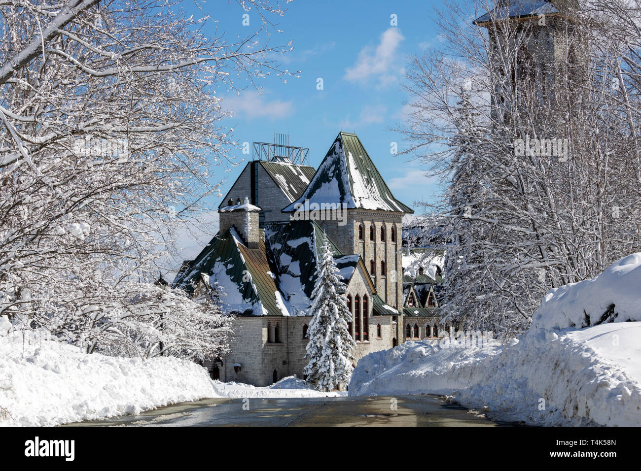 Abbaye SaintBenoîtduLac, monastère Stock Photo Alamy