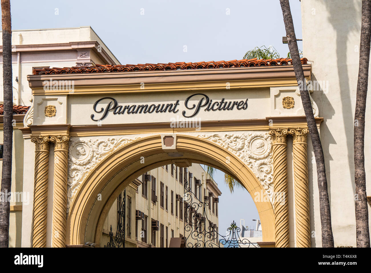 Paramount studio melrose gate hires stock photography and images Alamy