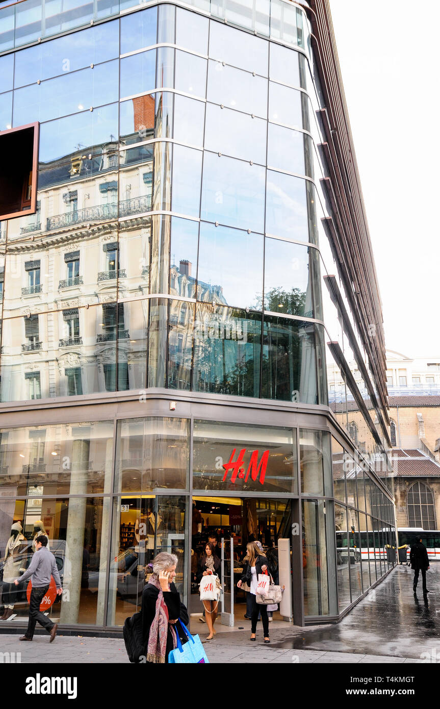H&M fashion shop, Lyon, France Stock Photo - Alamy