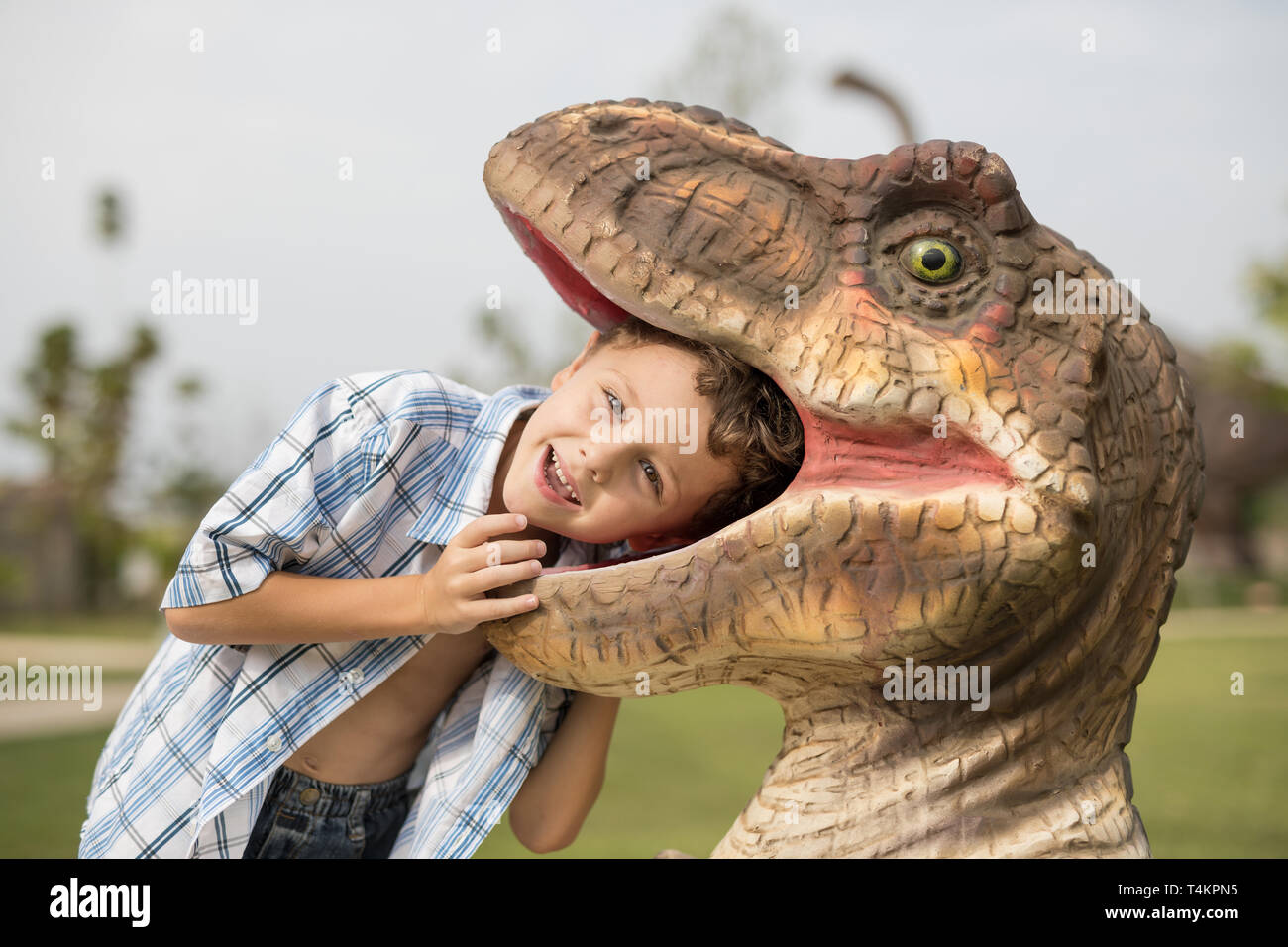 T Rex Dino: Play T Rex Dino for free on LittleGames