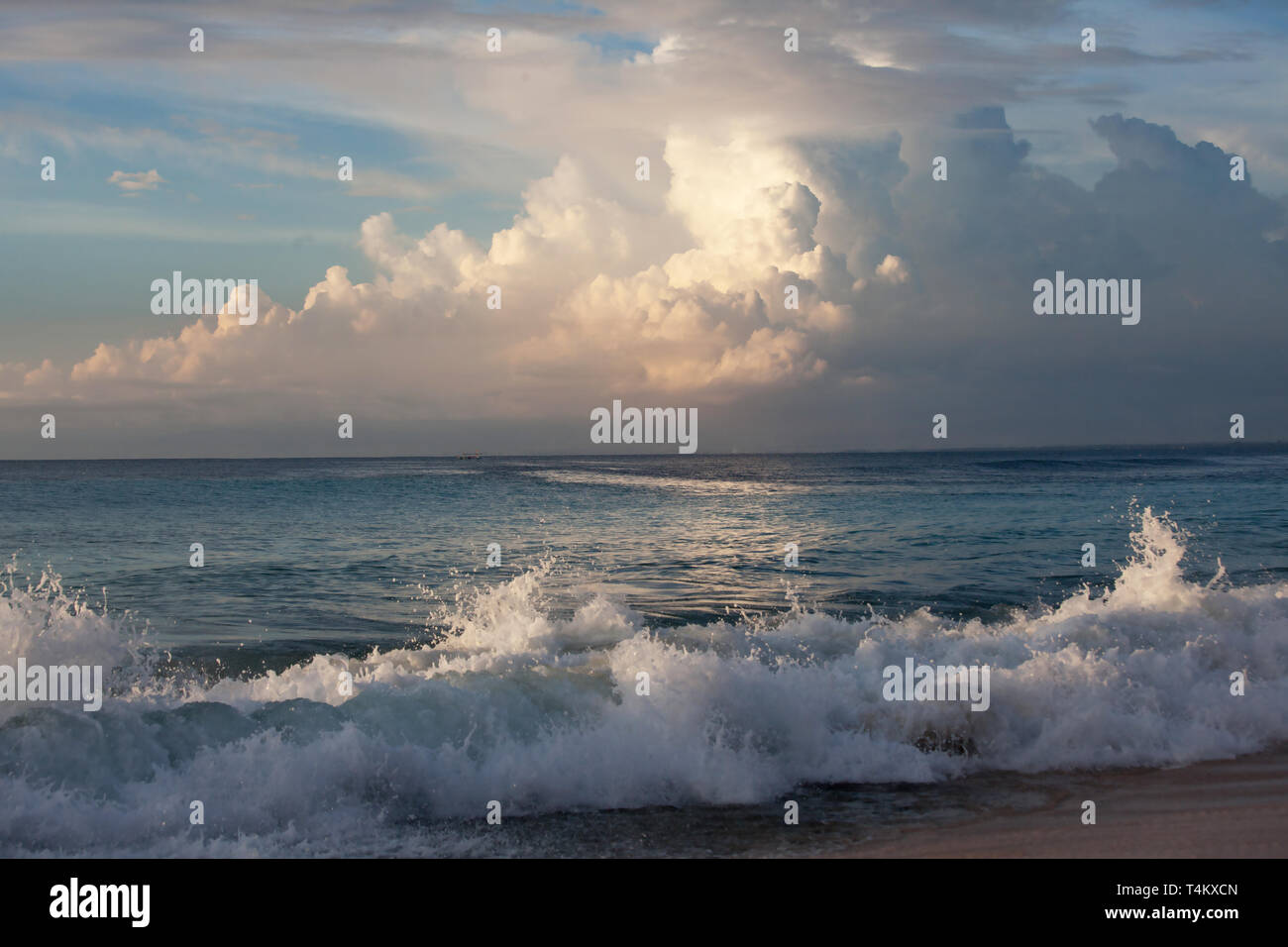 Ocean sea waves hi-res stock photography and images - Alamy