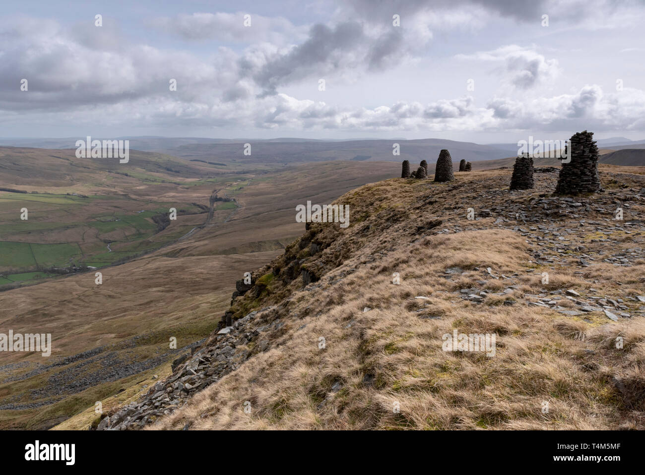 The cairns on the summit of Wild Boar Fell, Mallerstang, Cumbria Stock Photo