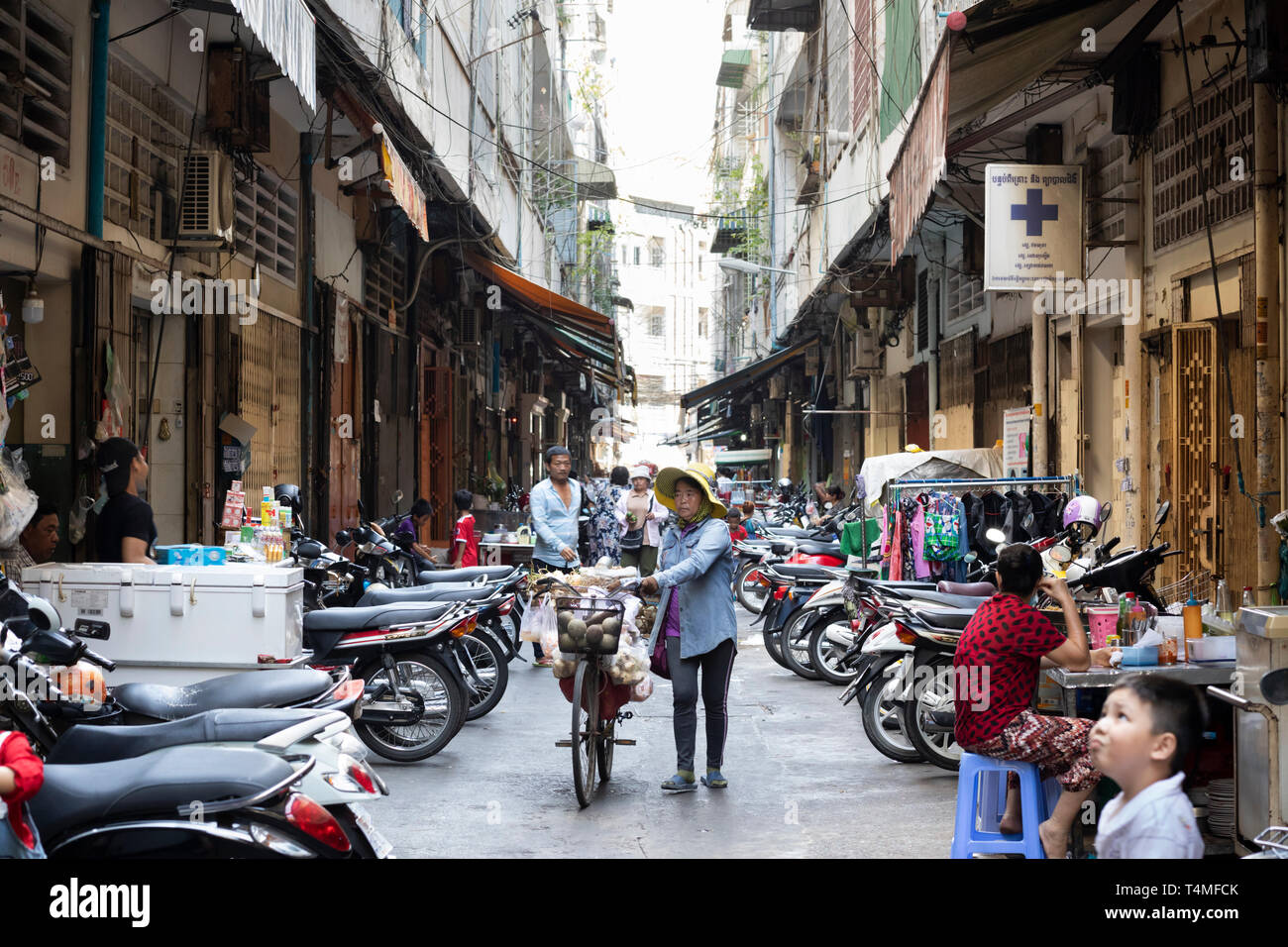 Side street near the Psar O Russei market, Phnom Penh, Cambodia, Southeast Asia, AsiaPhnom Penh, Cambodia, Southeast Asia, Asia Stock Photo