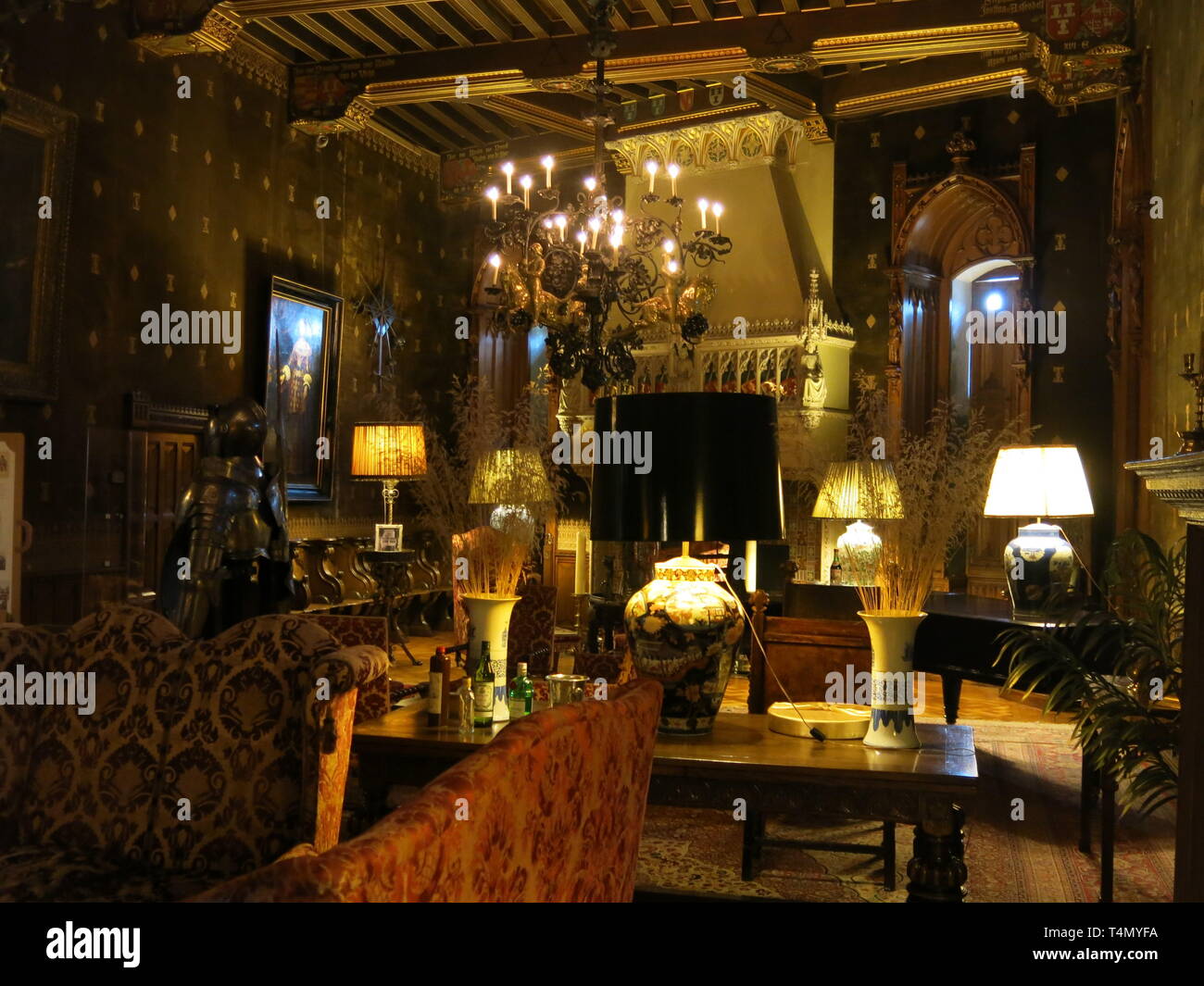 Lavish and comfortable living quarters for guests and the Van Zuylen family  when entertaining at De Haar Castle, Utrecht Stock Photo - Alamy