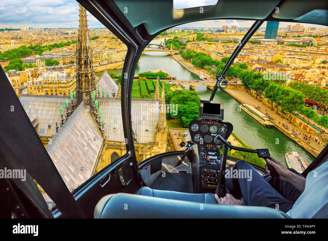 Notre dame paris interior panorama hi-res stock photography and images ...