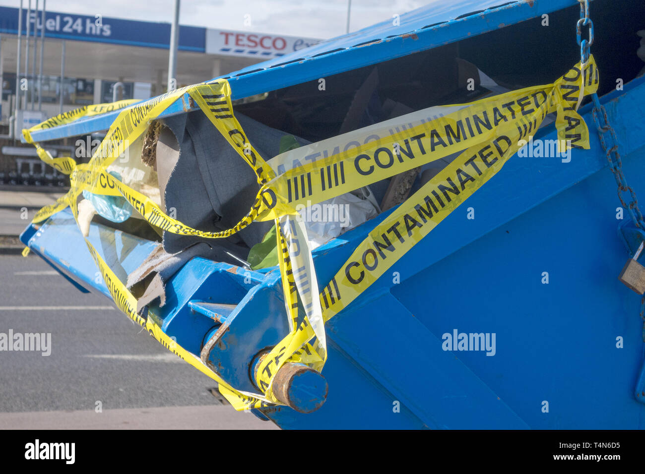 Contaminated recycling bin Stock Photo Alamy