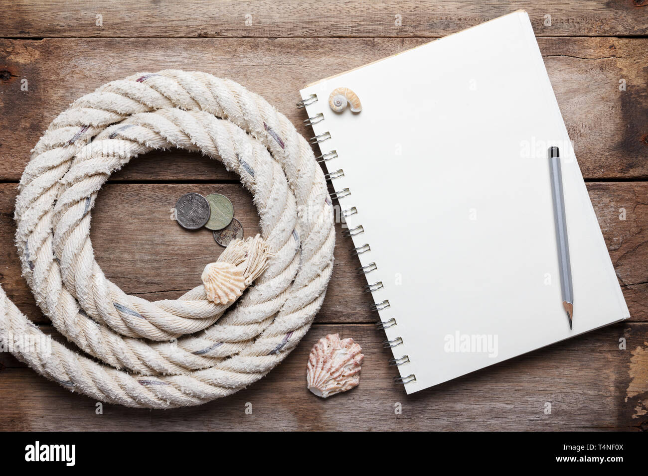 Rope coins hi-res stock photography and images - Alamy