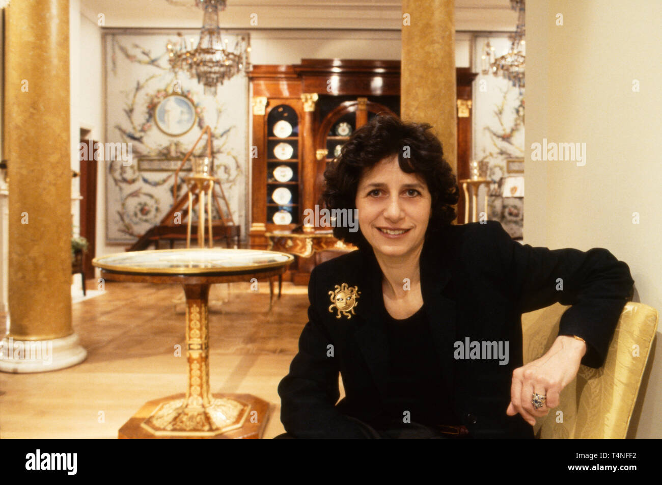 Olga Polizzi is Director of Design at Rocco Forte Hotels and Deputy Chairman of the company, she also has two of her own hotels in the West Country – Hotel Tresanton in Cornwall and Hotel Endsleigh in Devon. Shot for The Antique Collector in the 1980s. Stock Photo