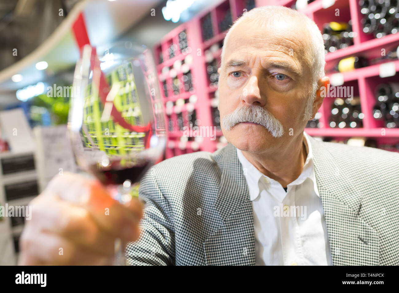 Free alcohol sample hires stock photography and images Alamy