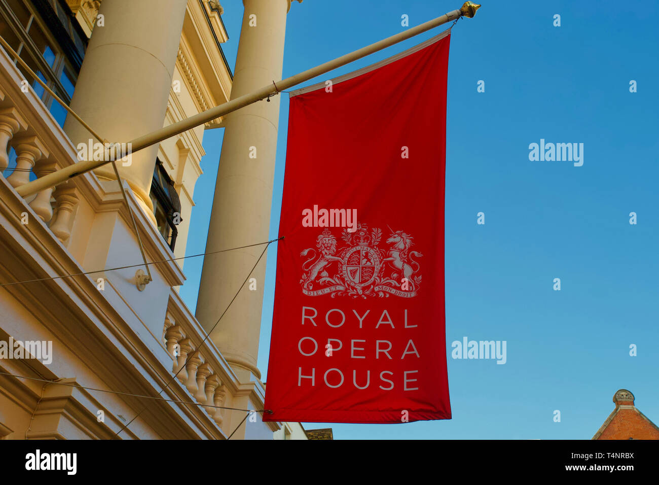 Royal opera house covent garden hi-res stock photography and images - Alamy