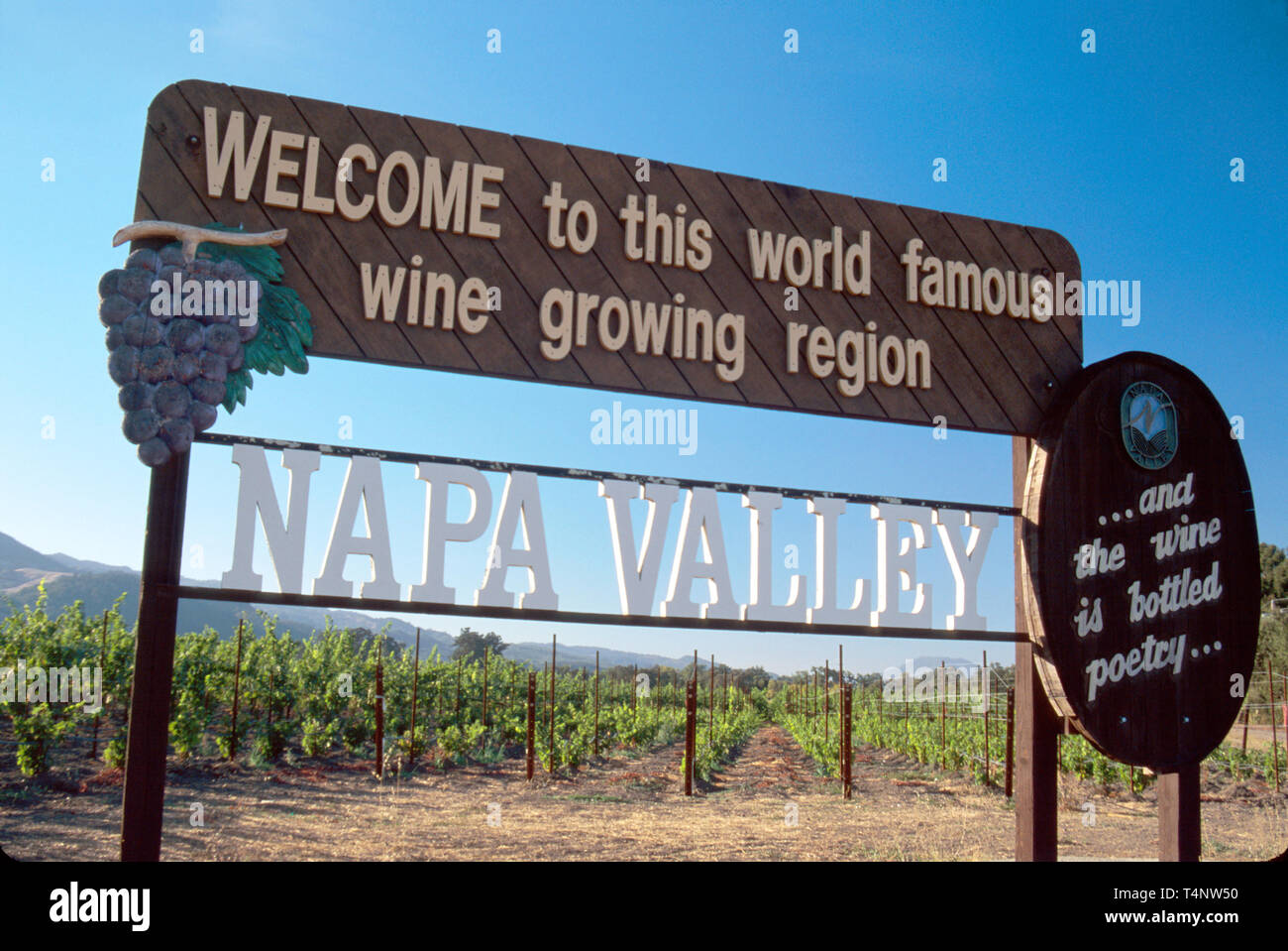 California Napa Valley Oakville wine growing region welcome sign,information,advertise,market,notice,reading,learn,vineyard CA155,CA155 Stock Photo