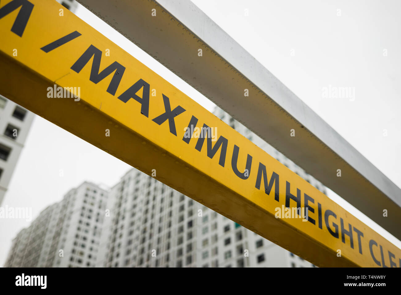 Maximum height sign hires stock photography and images Alamy