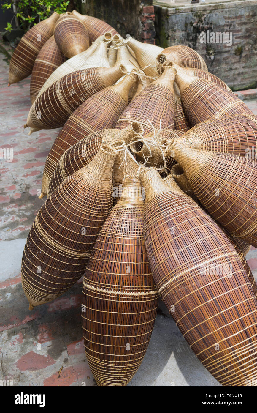 China fish trap basket hi-res stock photography and images - Alamy