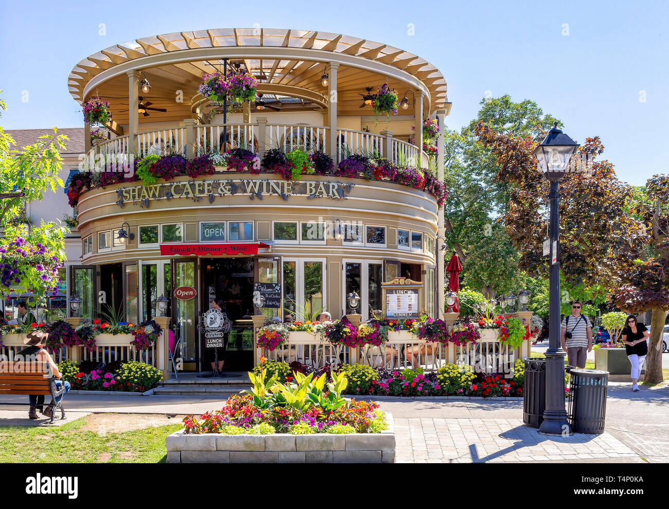 Niagara-on-the-lake, Ontatio, Canada - June 14, 2018: A famous restaurant, located in the Queen Street, is a fine wine bar and cafe, full of colors, m Stock Photo