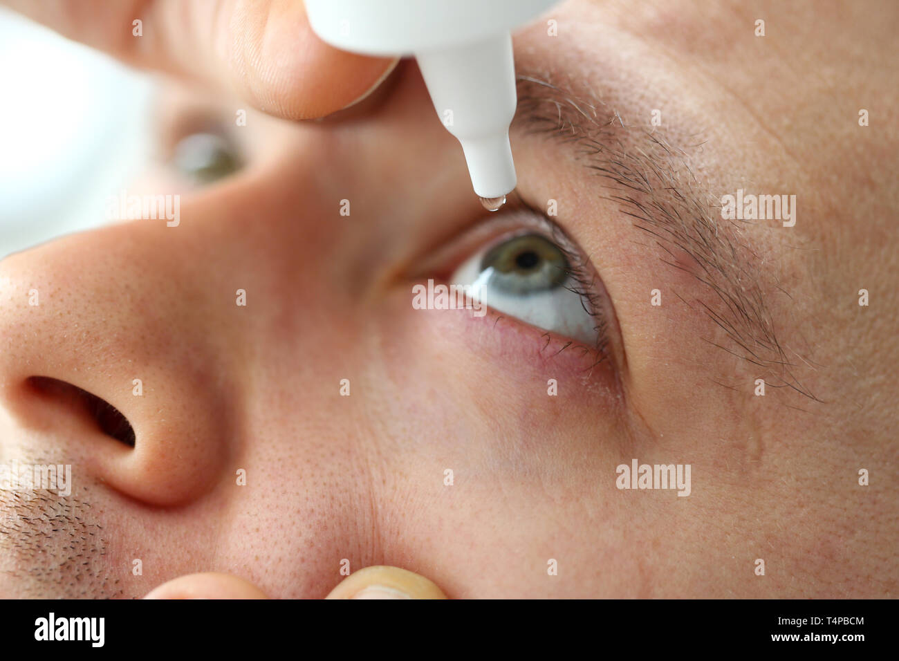 Eye drops hires stock photography and images Alamy