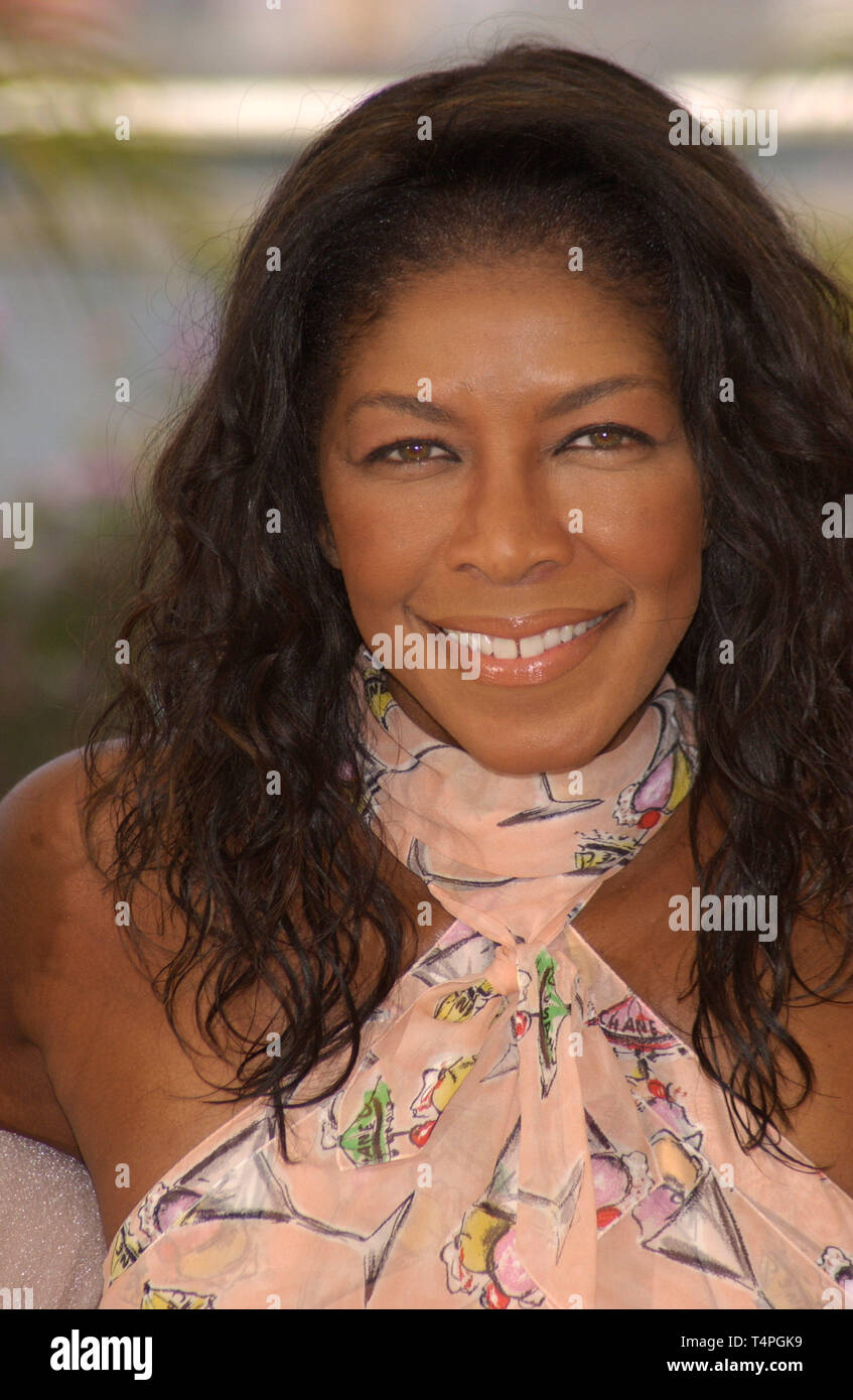CANNES, FRANCE. May 22, 2004: Singer NATALIE COLE at photocall for her new movie De-Lovely which is the closing film of the 57th Festival de Cannes. Stock Photo