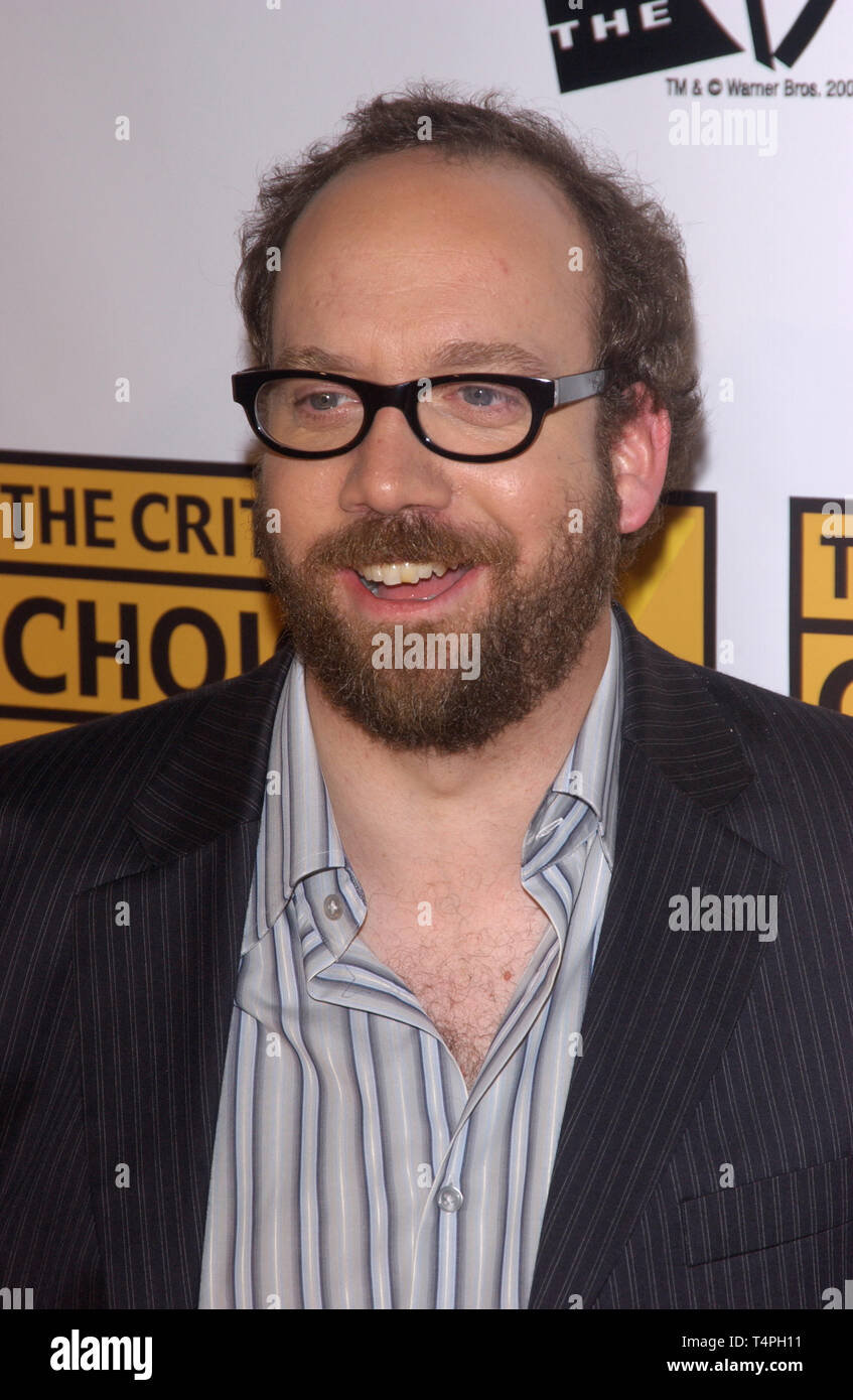 LOS ANGELES, CA. January 10, 2005: Los Angeles, CA: Actor PAUL GIAMATTI ...