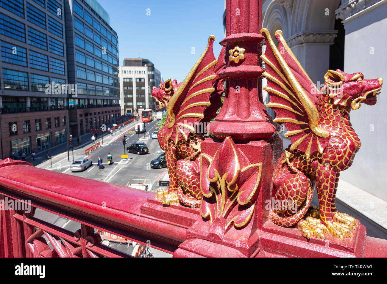 Dragon on Holborn Viaduct in the City of London with Goldman Sachs HQ in  the background Stock Photo - Alamy