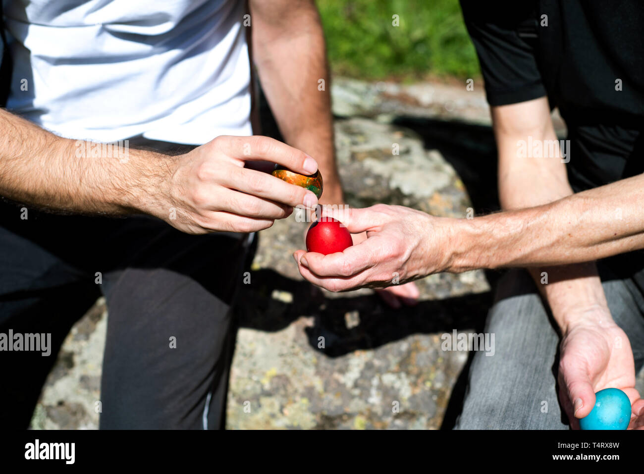 Egg knocking hires stock photography and images Alamy