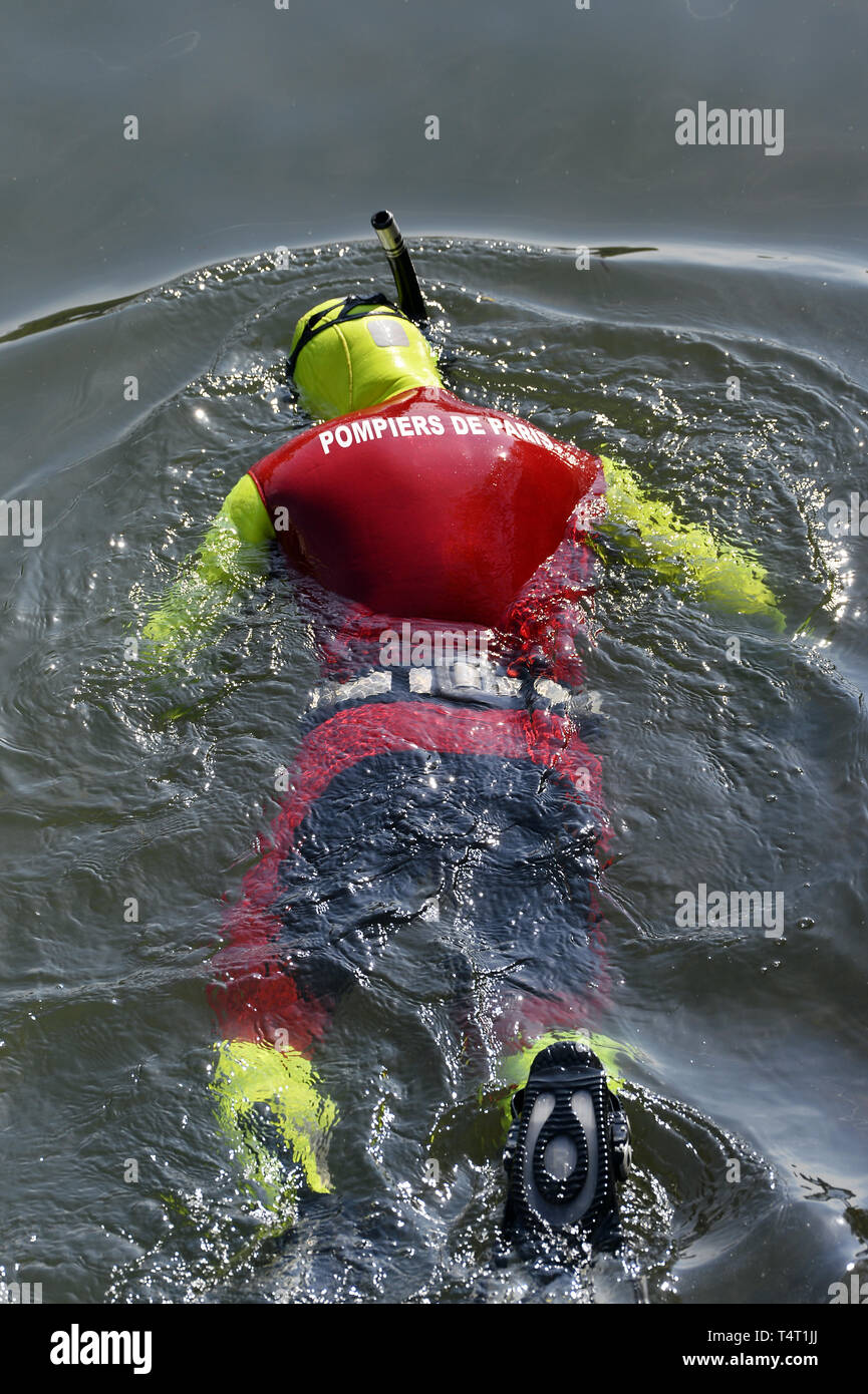 Firefighters patrologies on the Seine - Paris - France Stock Photo