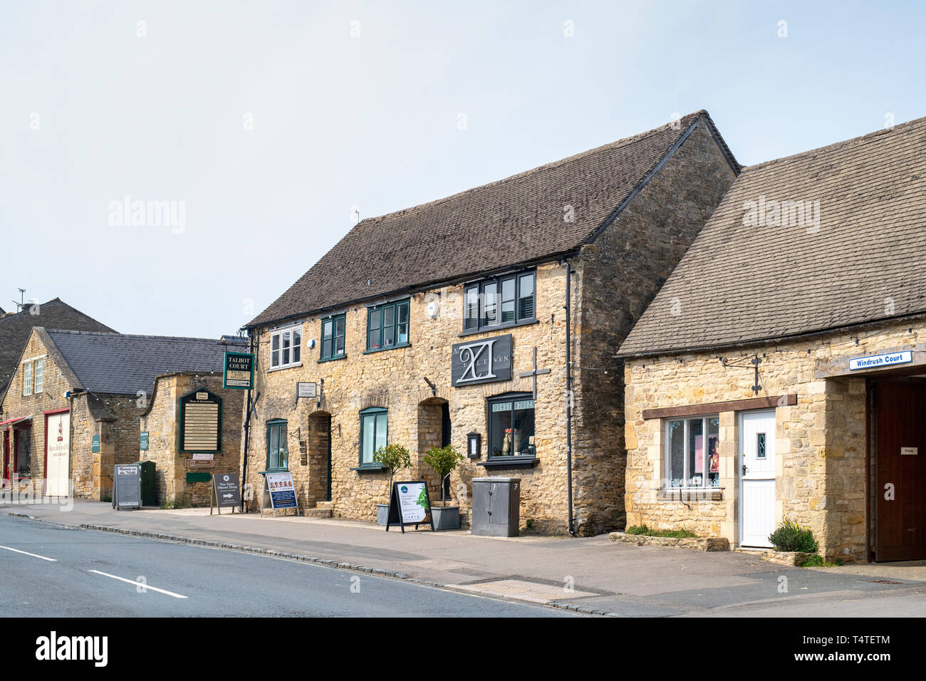 Cotswold stone buildings along Sheep street, Stow on the Wold, Cotswolds, Gloucestershire, England Stock Photo